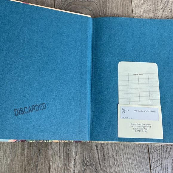 Leisure Arts - The Spirit of Christmas Book One & Three - Picture 9 of 11